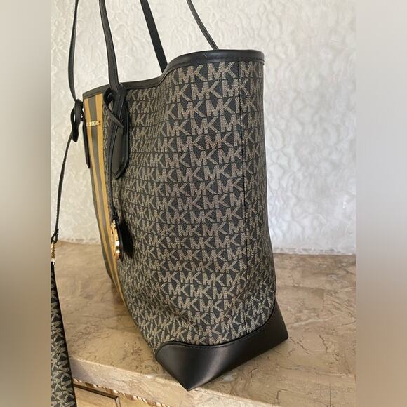 XL MICHAEL KORS black gold crossgrain tote and wristlet - Picture 5 of 9